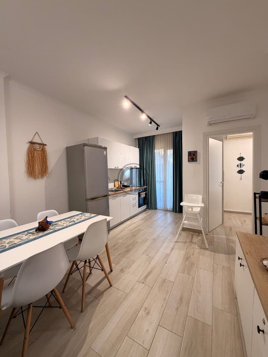 Apartament 1+1 vije e pare me detin tek Shkëmbi i Kavajës