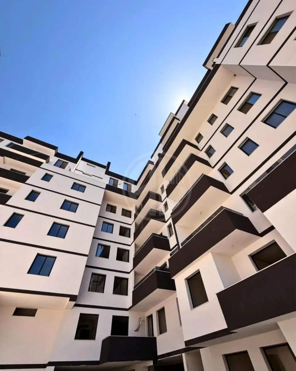 Apartament 1+1 + Garazh për Shitje në Golem