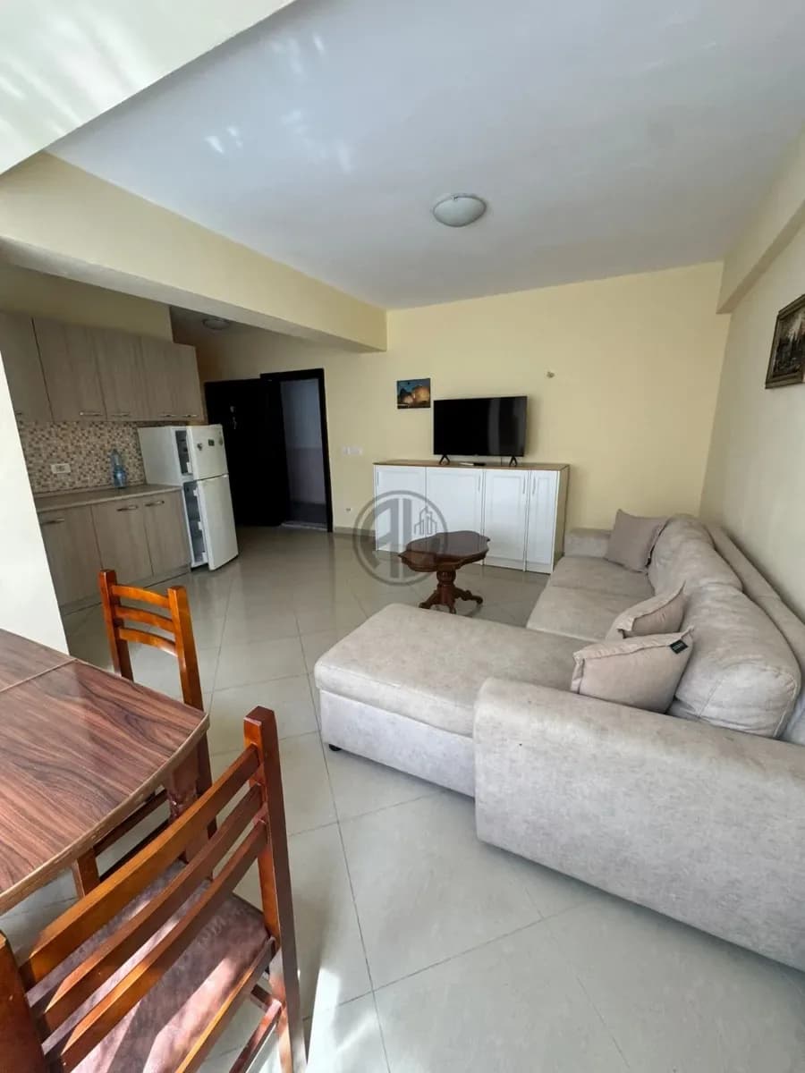 Për shitje apartament 1+1 prane Markates 2