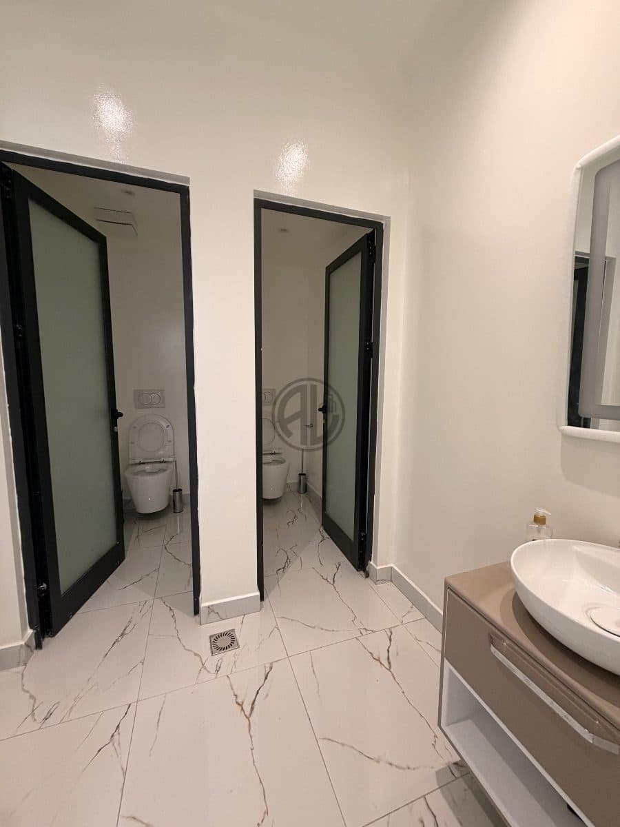 Ambient biznesi per qira tek muzeumi i dëshmoreve 4