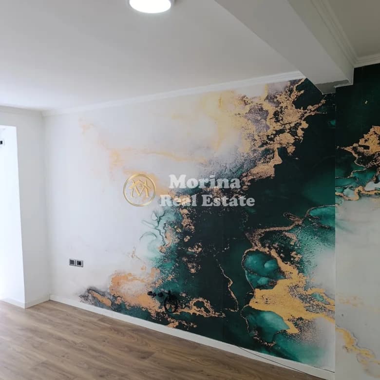 Qera | Ambjent Biznesi | 21 Dhjetori | 800 €/muaj 2