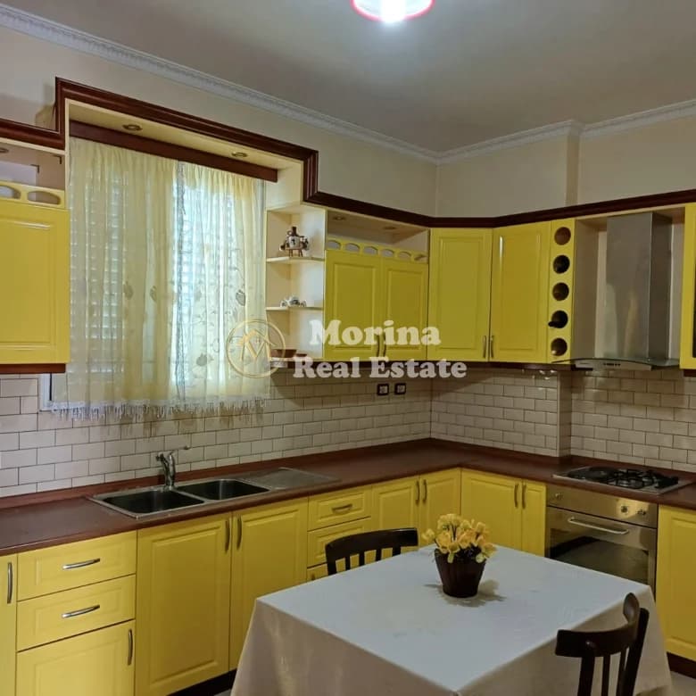 Shitje | Vilë 4 + 1 | Fier | 400000 € 3