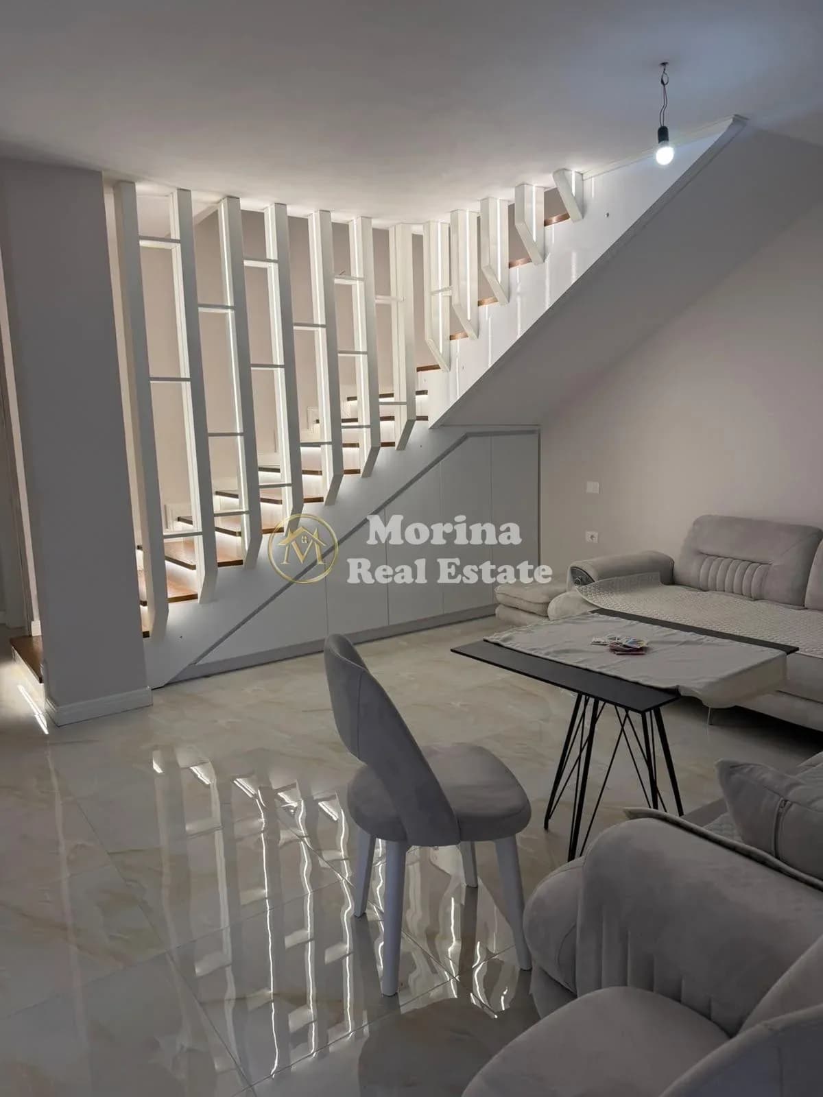 Qera | Vilë 4 + 1+Post Parkimi| Paskuqan | 700 €/muaj