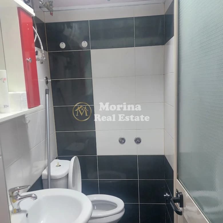 Qera | Ambjent Biznesi | Skanderbeg Square | 350 €/muaj 4