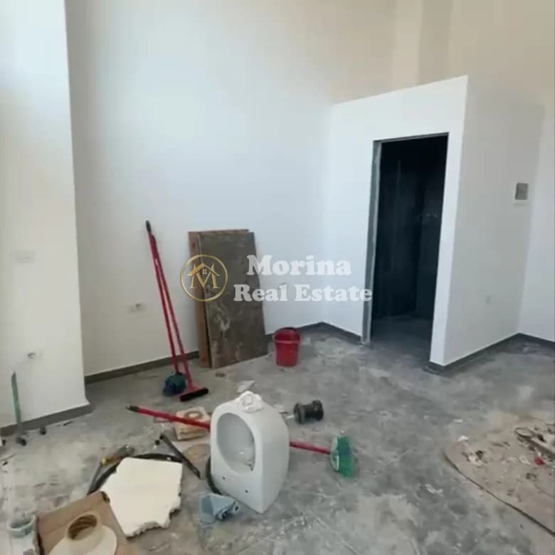 Qera | Ambjent Biznesi | Rruga 5 Maji | 500 €/muaj 2