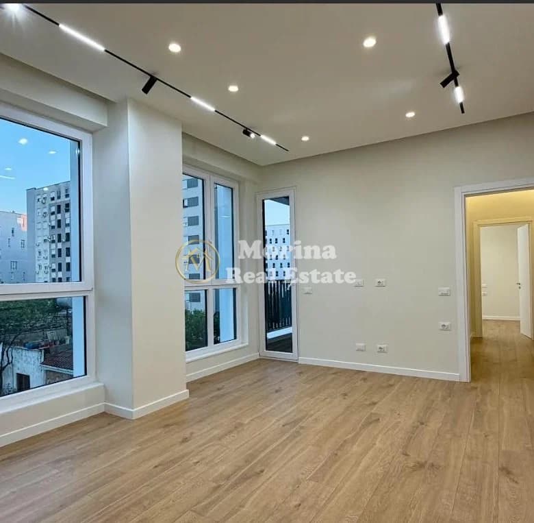 Qera | Ambjent Biznesi | Komuna e Parisit | 1000 €/muaj