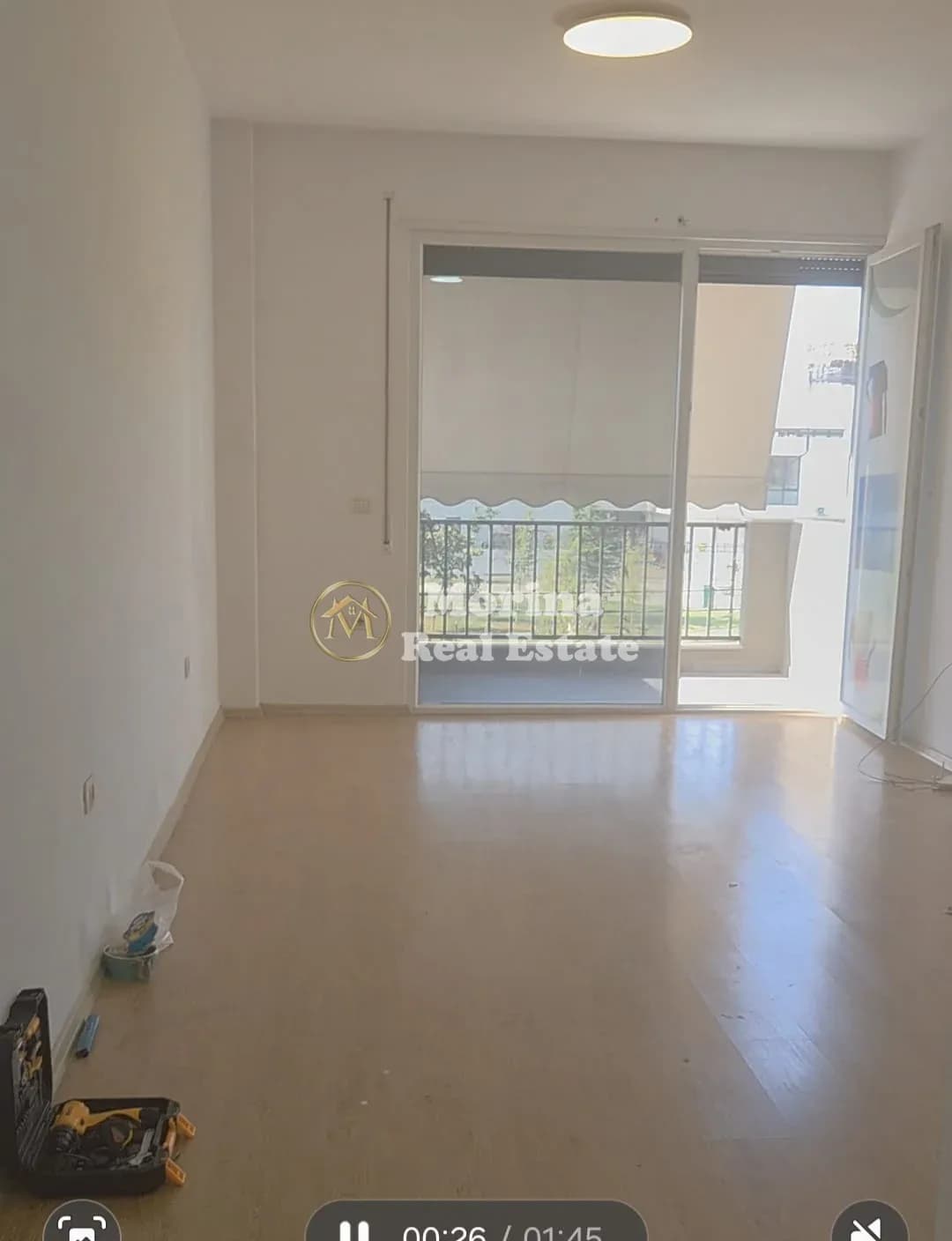 Qera | Ambjent Biznesi | Rruga 5 Maji | 450 €/muaj 2