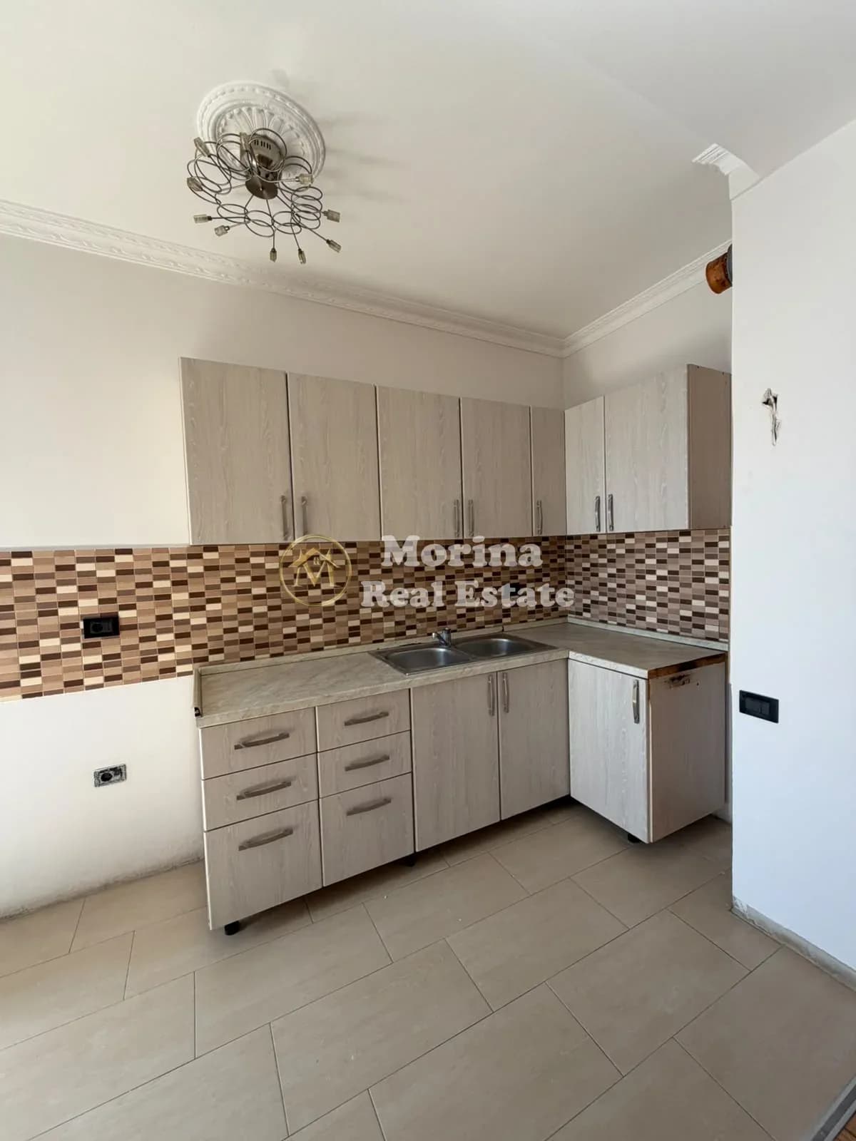 Shitje | Apartament 2 + 1 | Toptani Shopping Center | 430000 € 2