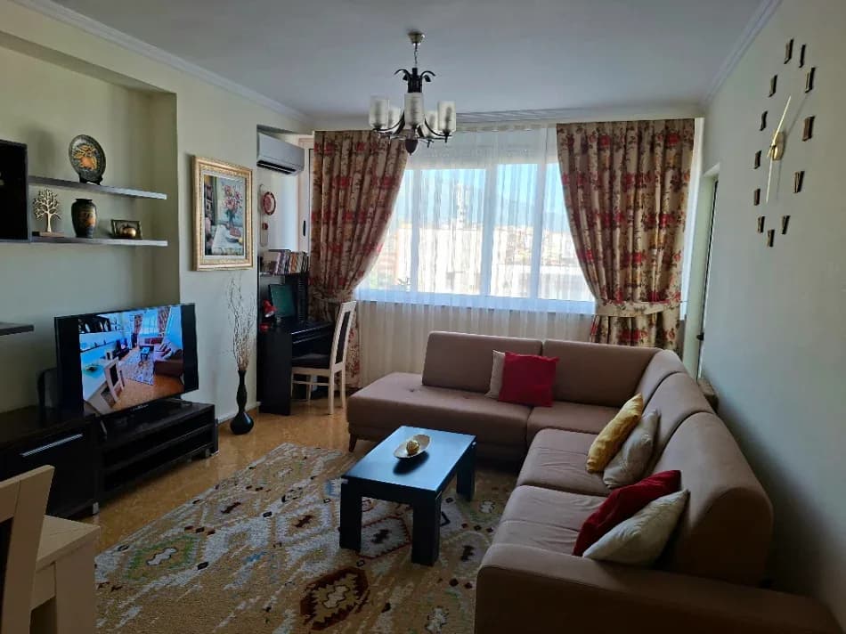 Shitje | Apartament 1 + 1 | Rruga Kongresi i Manastirit | 135000 €
