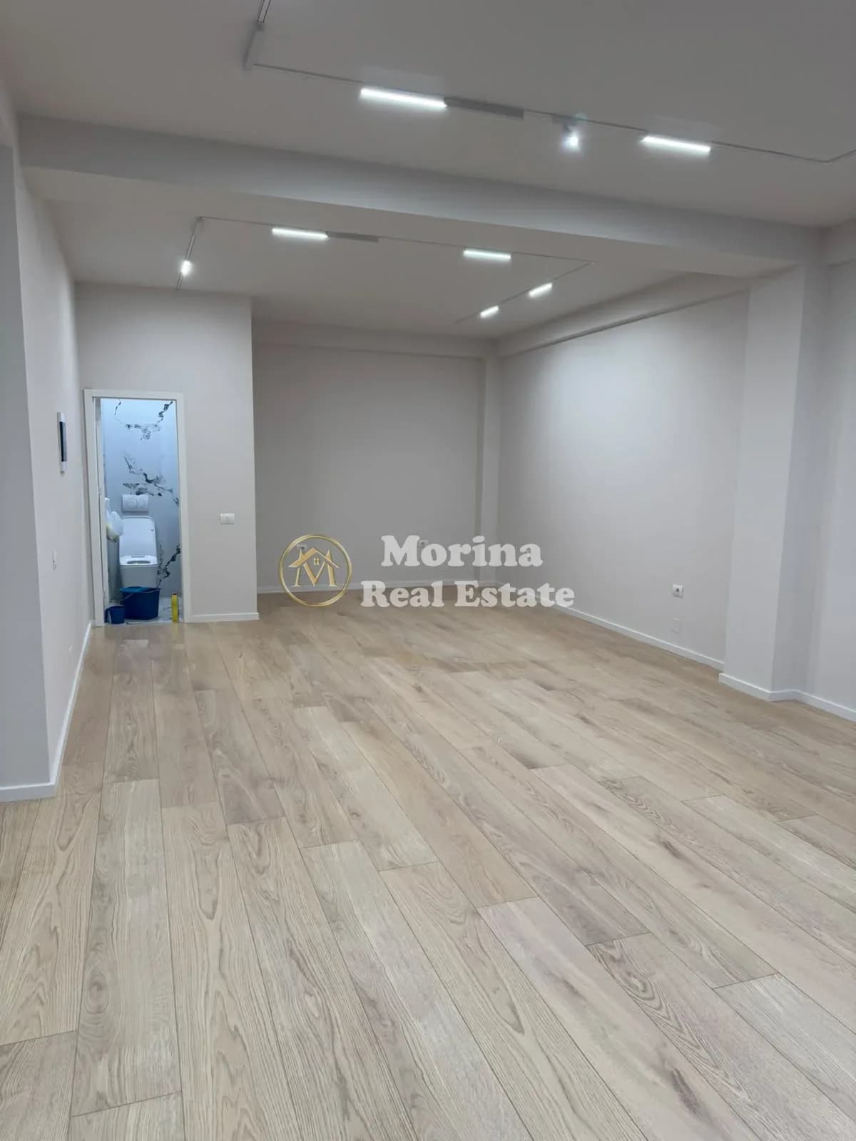 Qera | Ambjent Biznesi | Porcelan | 700 €/muaj 1