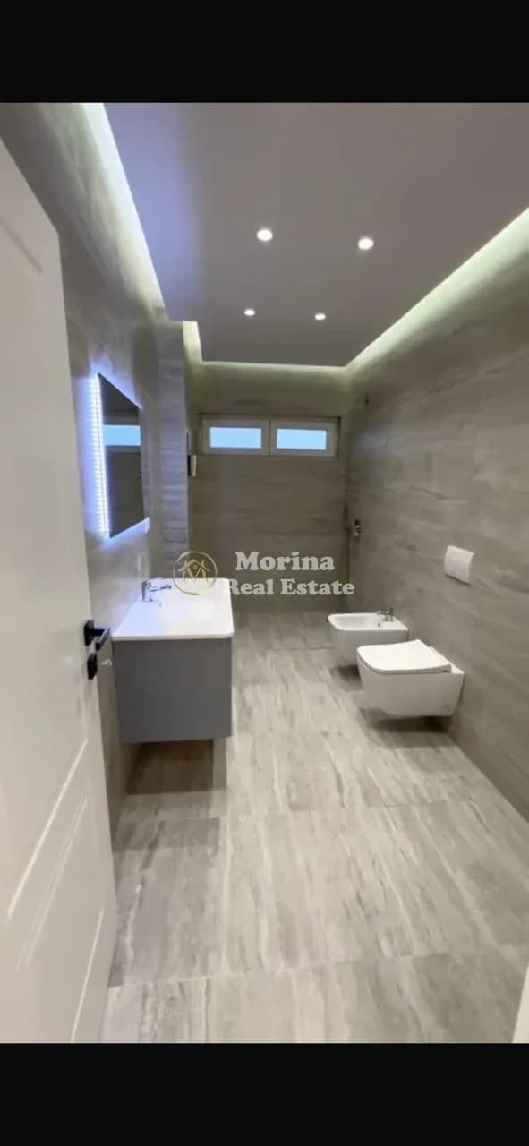 Shitje | Apartament 2 + 1 + 2 | 21 Dhjetori afer SQ21 | 270000 € 4