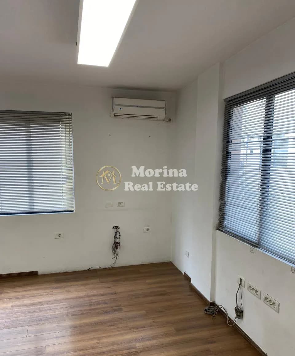 Qera | Ambjent Biznesi | Rruga Myslym Shyri | 450 €/muaj 4