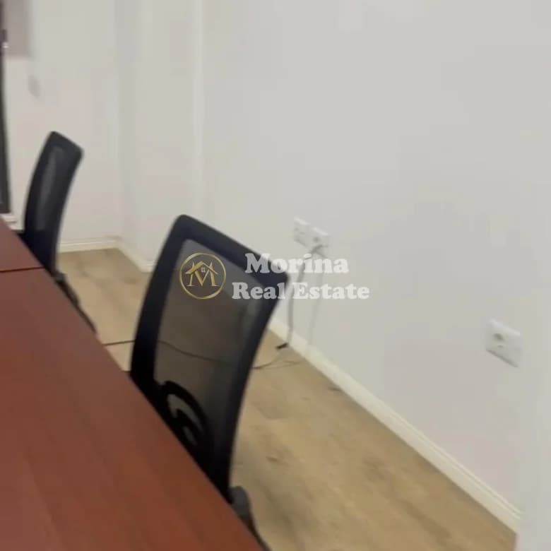 Qera | Ambjent Biznesi | Bulevardi i Ri | 600 €/muaj 2
