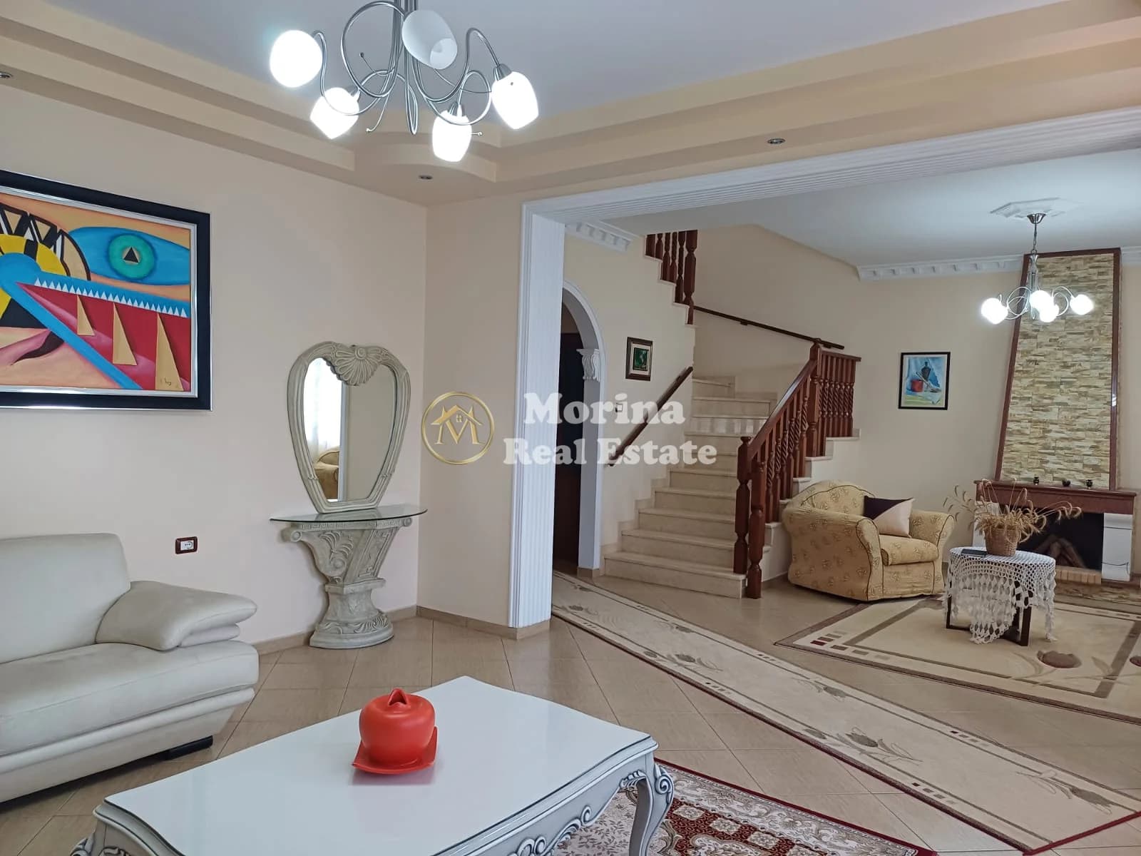 Qera | Vilë 4 + 1 | Fier | 2500 €/muaj