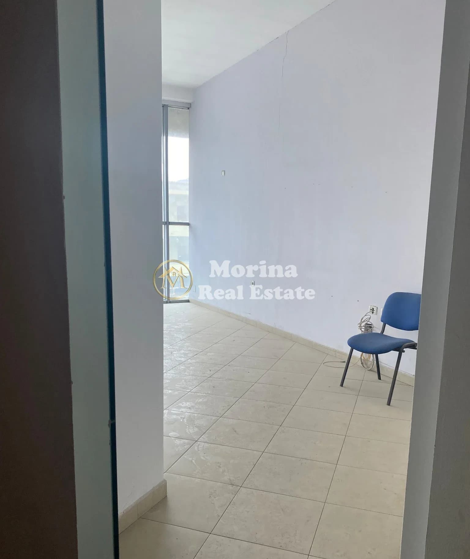 Qera | Ambjent Biznesi | Rruga Dritan Hoxha | 750 €/muaj 2