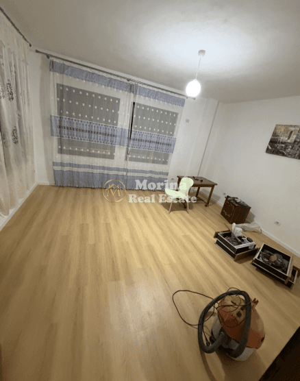 Qera | Shtëpi private 2 + 1 | Babrru | 300 €/muaj 2
