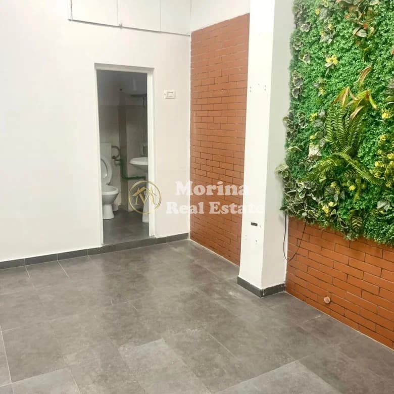 Qera | Ambjent Biznesi | 21 Dhjetori | 350 €/muaj 2