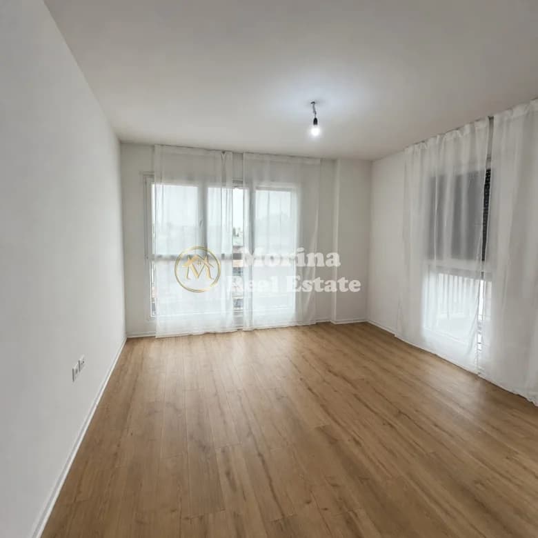 Qera | Ambjent Biznesi | Rruga Don Bosko | 570 €/muaj 2