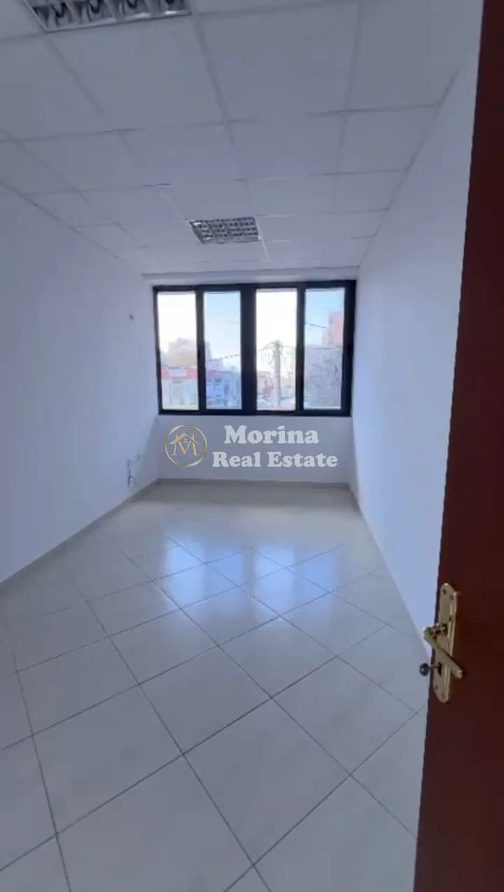 Qera | Ambjent Biznesi | Rruga Dritan Hoxha | 1500 €/muaj