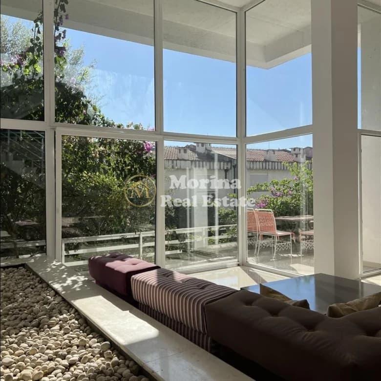 Shitje | Vilë 5 + 1 + 4| Kodra e Diellit 1 | 1100000 € 2
