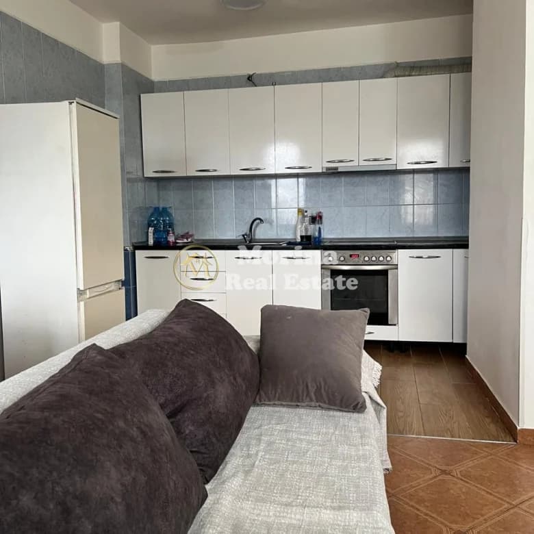 Qera | Apartament 2 + 1 | Rruga Vaçe Zela | 650 €/muaj 3