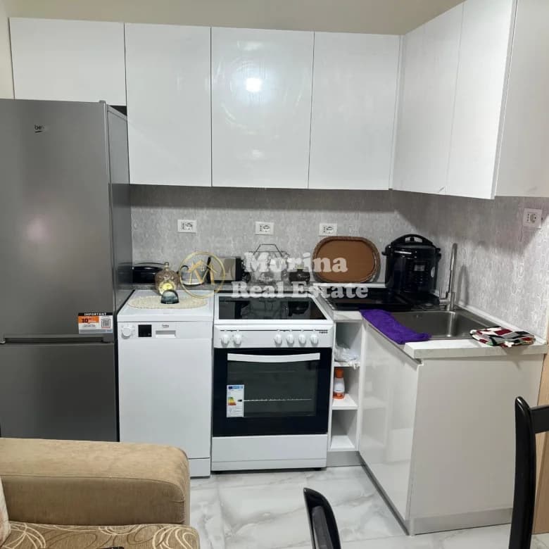 Qera | Shtëpi private 2 + 1 | Rruga Shefqet Kuka | 450 €/muaj 2
