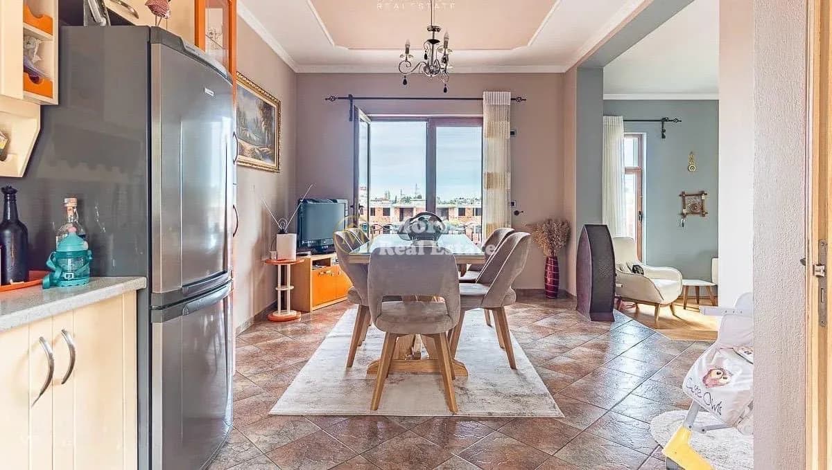 Qera | Vilë | Shkozë | 1900 €/muaj 2