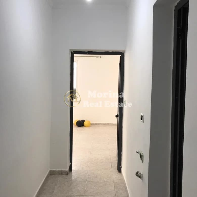 Qera | Ambjent Biznesi | Ali Demi | 1500 €/muaj 3