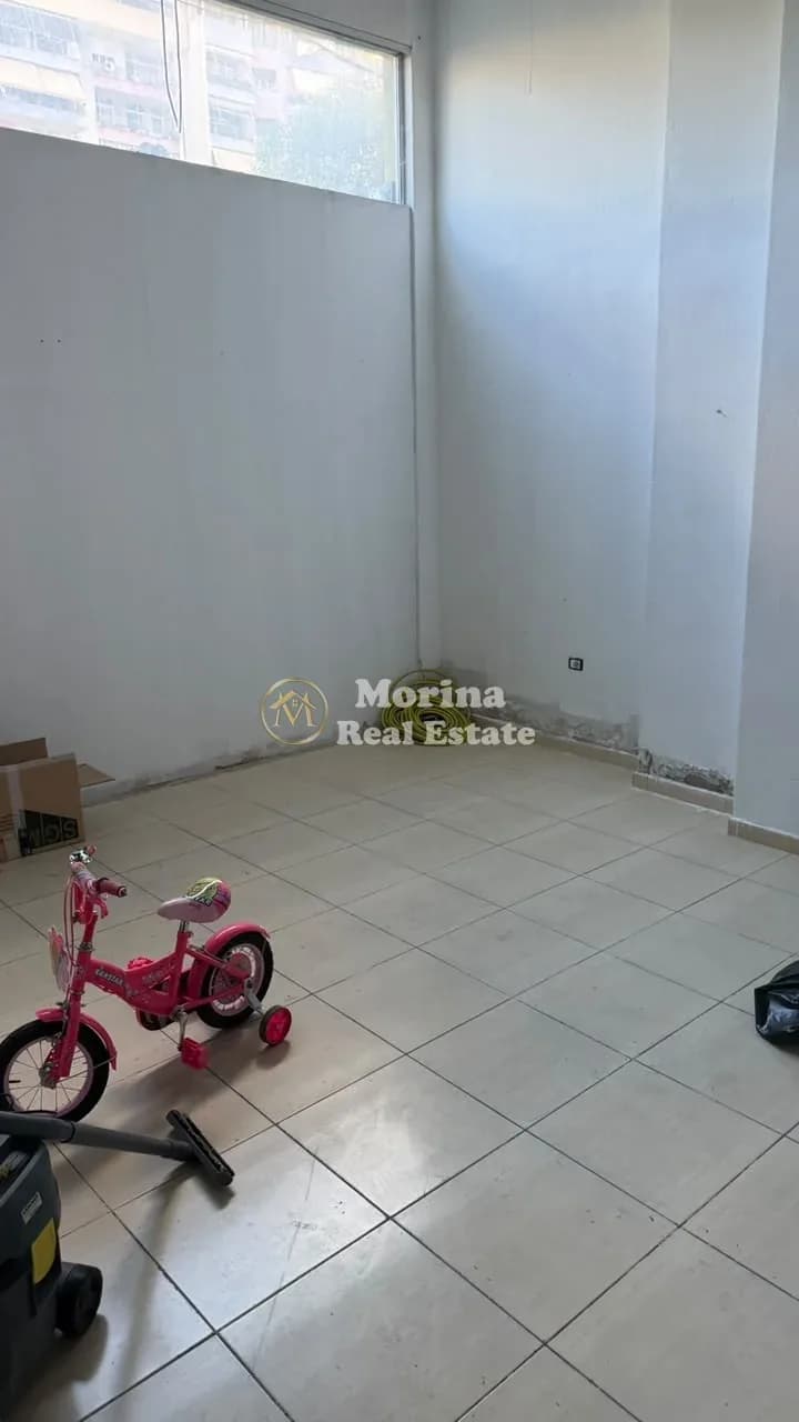 Shitje | Ambjent Biznesi | Komuna e Parisit | 200850 €