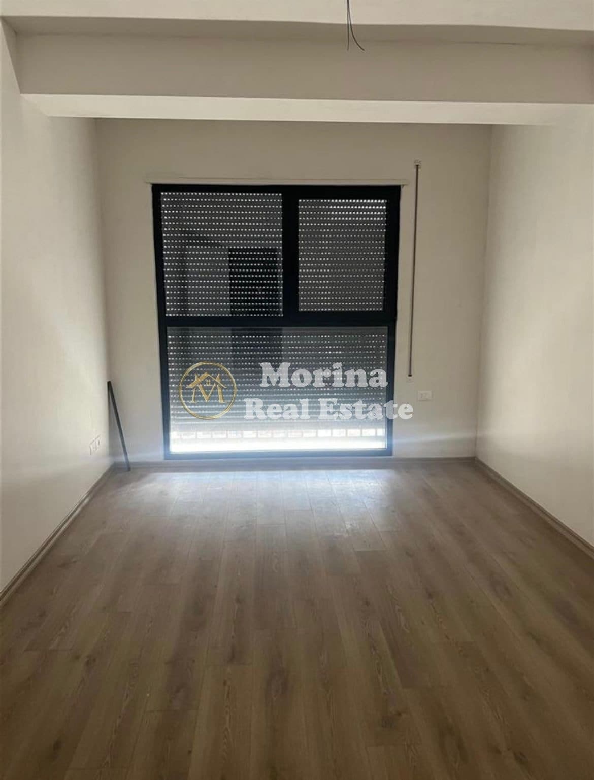 Qera | Ambjent Biznesi | Rruga Jordan Misja | 700 €/muaj 2