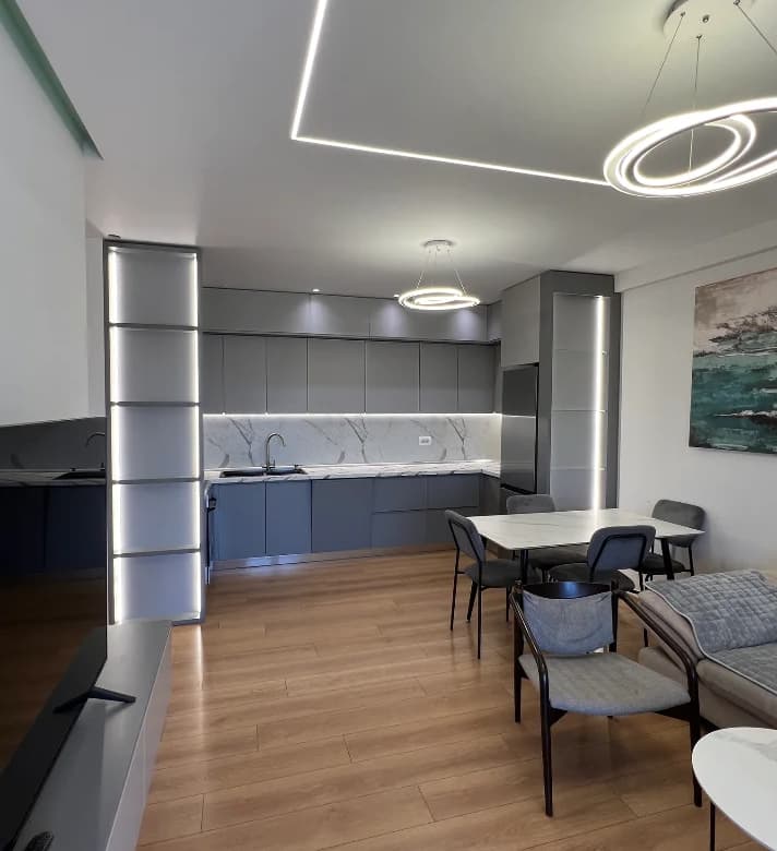 Qera | Apartament 2 + 1 | Rruga 5 Maji | 750 €/muaj 2