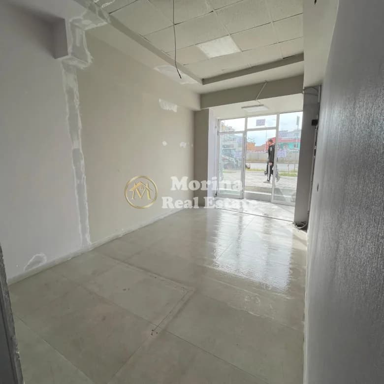 Qera | Ambjent Biznesi | Sheshi Shqiponja | 500 €/muaj 2