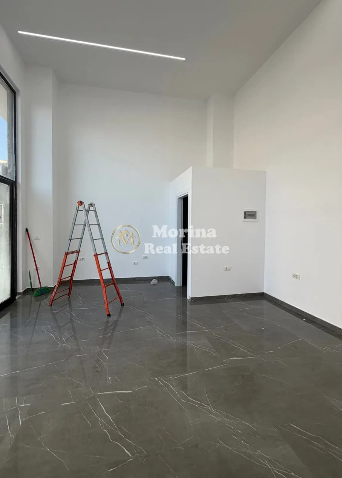 Qera | Ambjent Biznesi | Rruga 5 Maji | 500 €/muaj