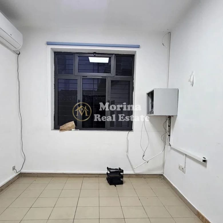 Qera | Ambjent Biznesi | Pazari i Ri | 750 €/muaj 3