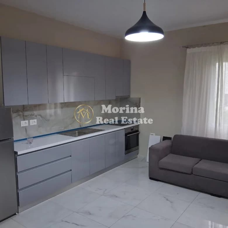 Qera | Shtëpi private 3 + 1 | Rruga e Elbasanit | 550 €/muaj 2