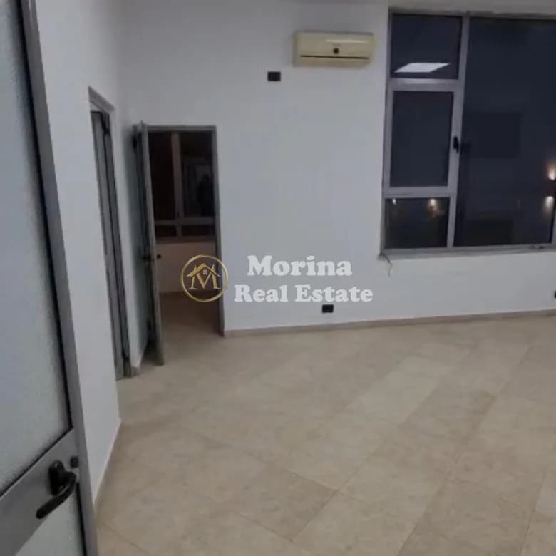 Qera | Ambjent Biznesi | Rruga Myslym Shyri | 960 €/muaj 3