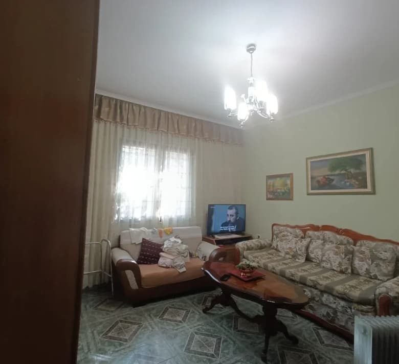 Qera | Vilë 5 + 1 | Kombinat | 800 €/muaj 4