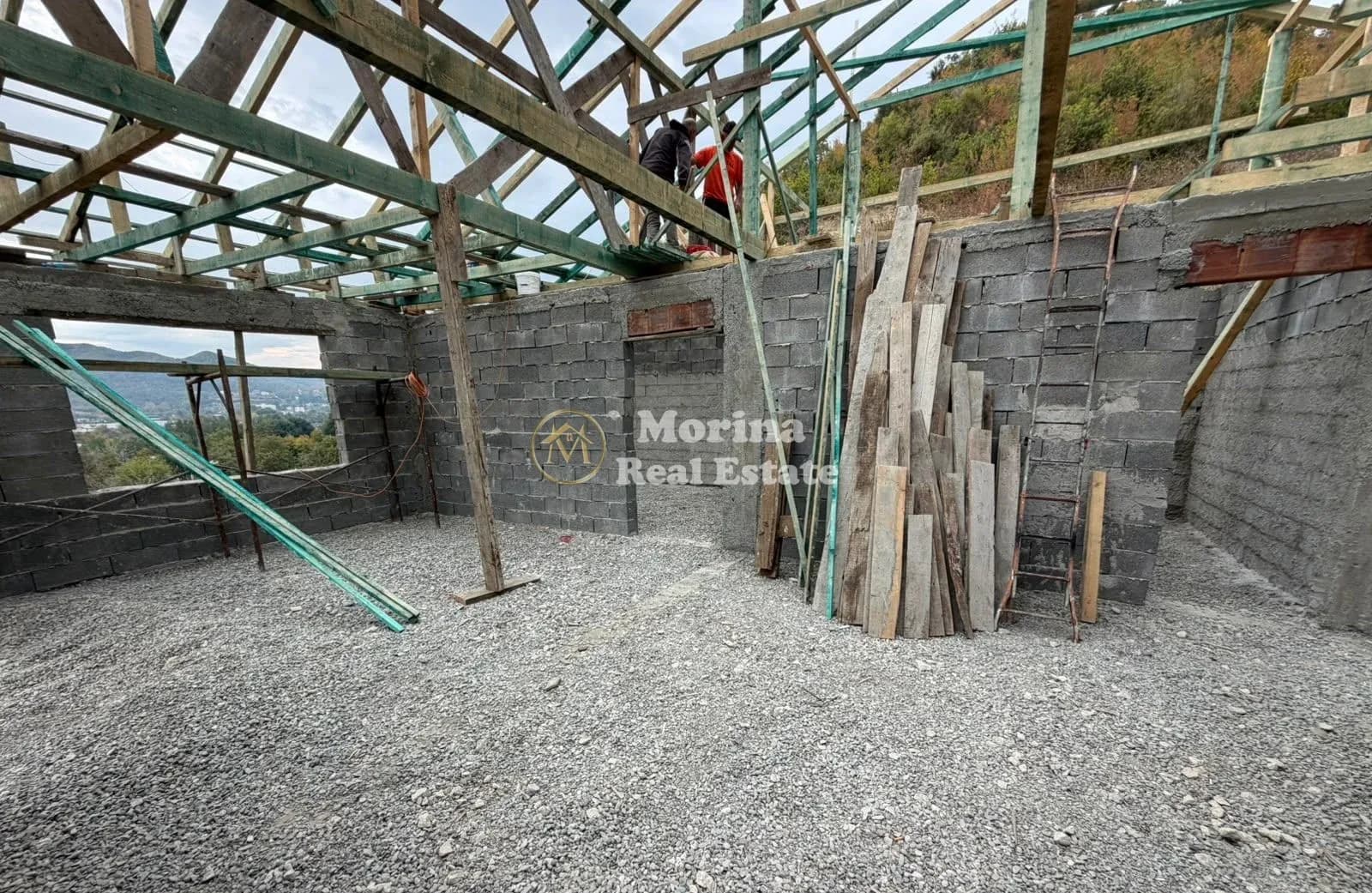 Shitje | Vilë 4 + 1 | Peze-Helmes | 290000 € 3