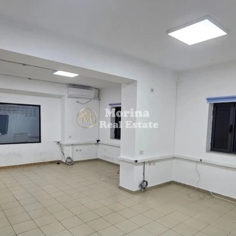 Qera | Ambjent Biznesi | Pazari i Ri | 750 €/muaj 4