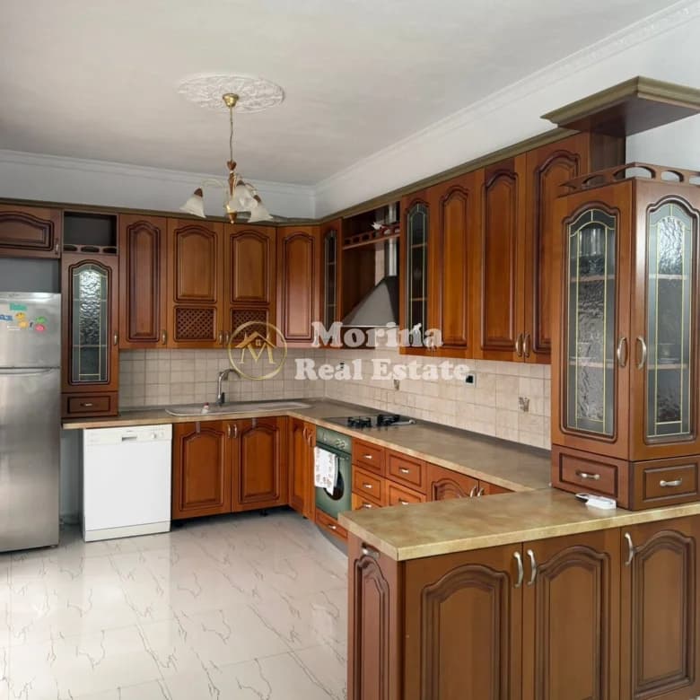 Qera | Shtëpi private 2 + 1 | Sauk | 500 €/muaj 4