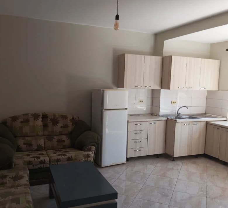 Qera | Shtëpi private 1 + 1 | Allias | 300 €/muaj 2