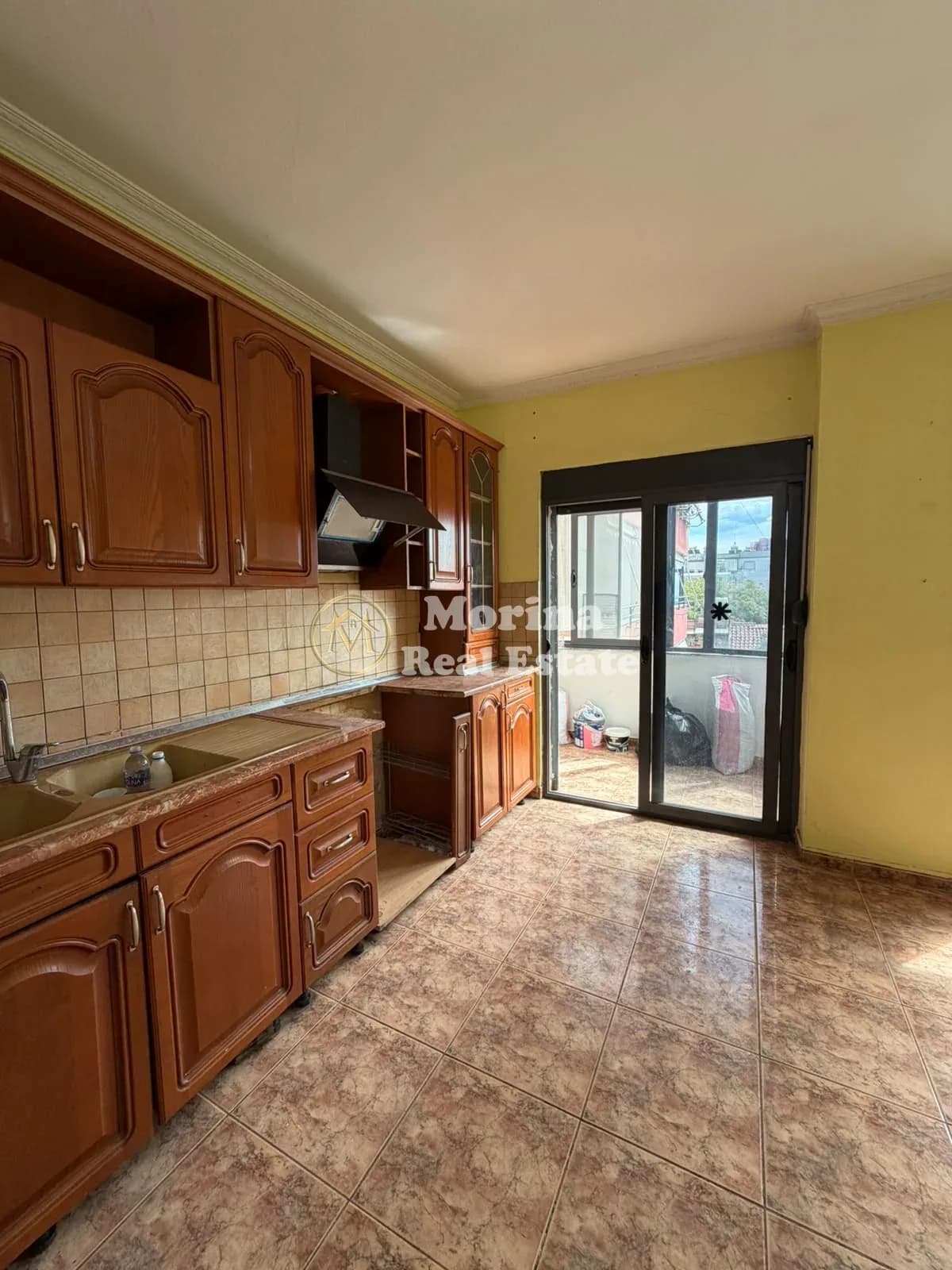 Qera | Apartament 3 + 1 | Rruga e Dibrës | 500 €/muaj