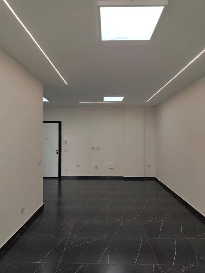 Qera | Ambjent Biznesi | Mine Peza | 600 EURO /muaj 4