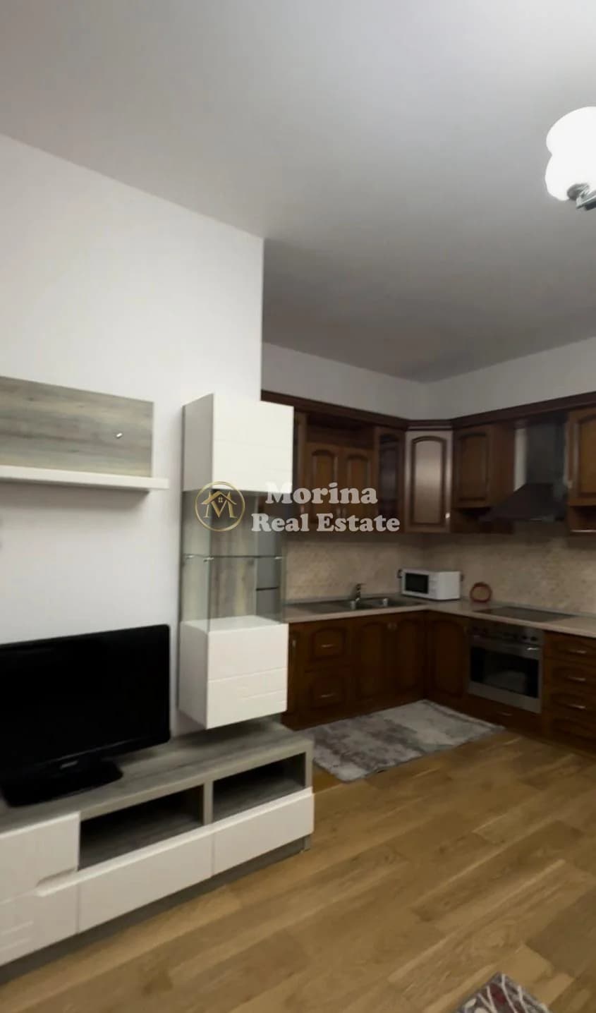 Qera | Shtëpi private 1 + 1 | Sauk | 300 €/muaj 1