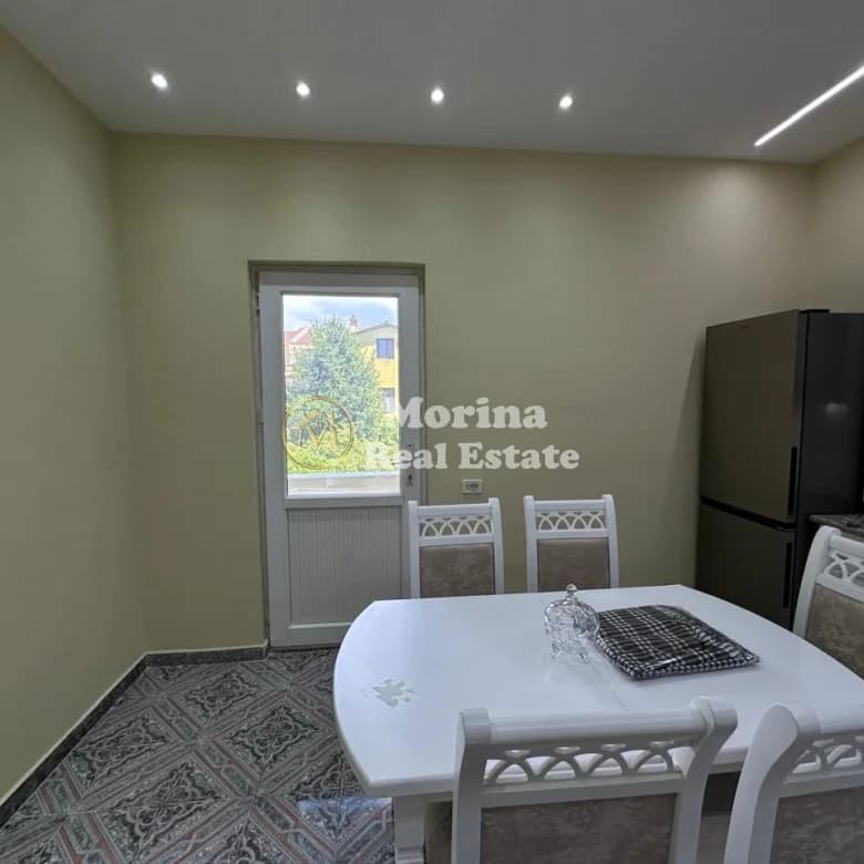 Qera | Vilë 3 + 1 | Laprakë | 1000 €/muaj 3