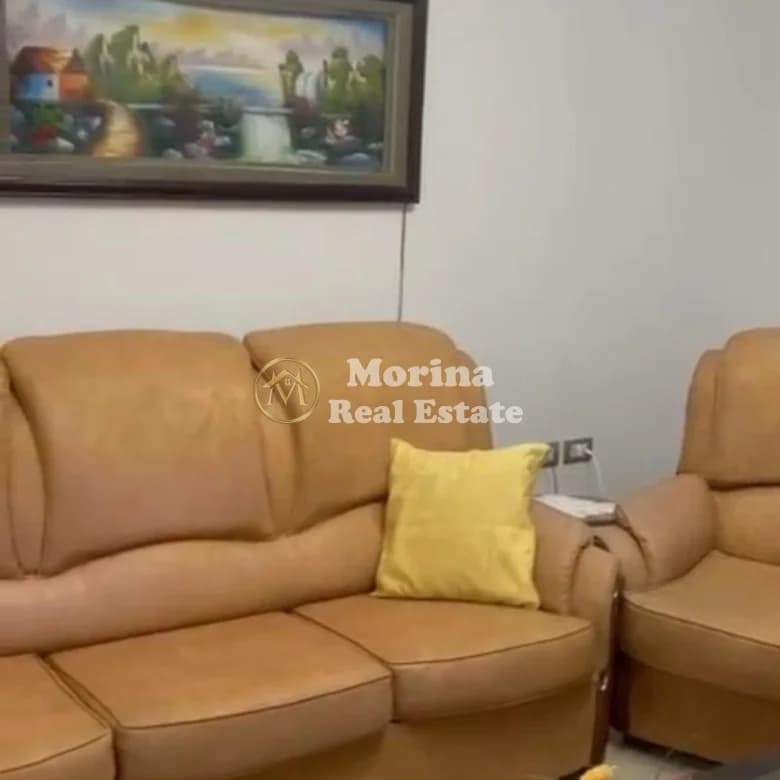 Qera | Shtëpi private 2 + 1 + Parkim | Rruga Jordan Misja | 550 €/muaj 2
