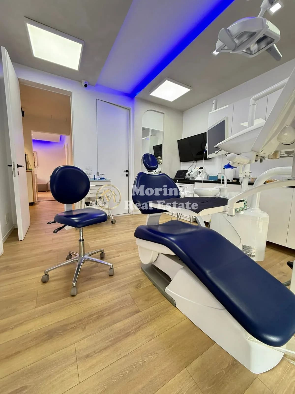 Shitje | Ambjent Biznesi | Fusha Aviacionit | 70000 € 3