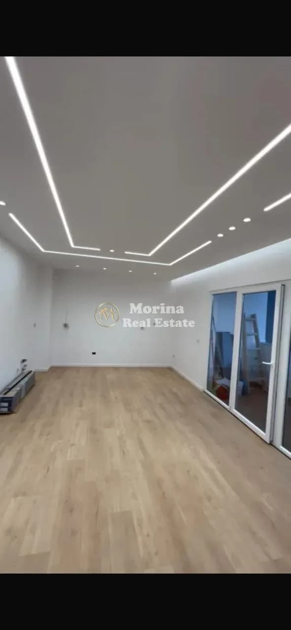Shitje | Apartament 2 + 1 + 2 | 21 Dhjetori afer SQ21 | 270000 €