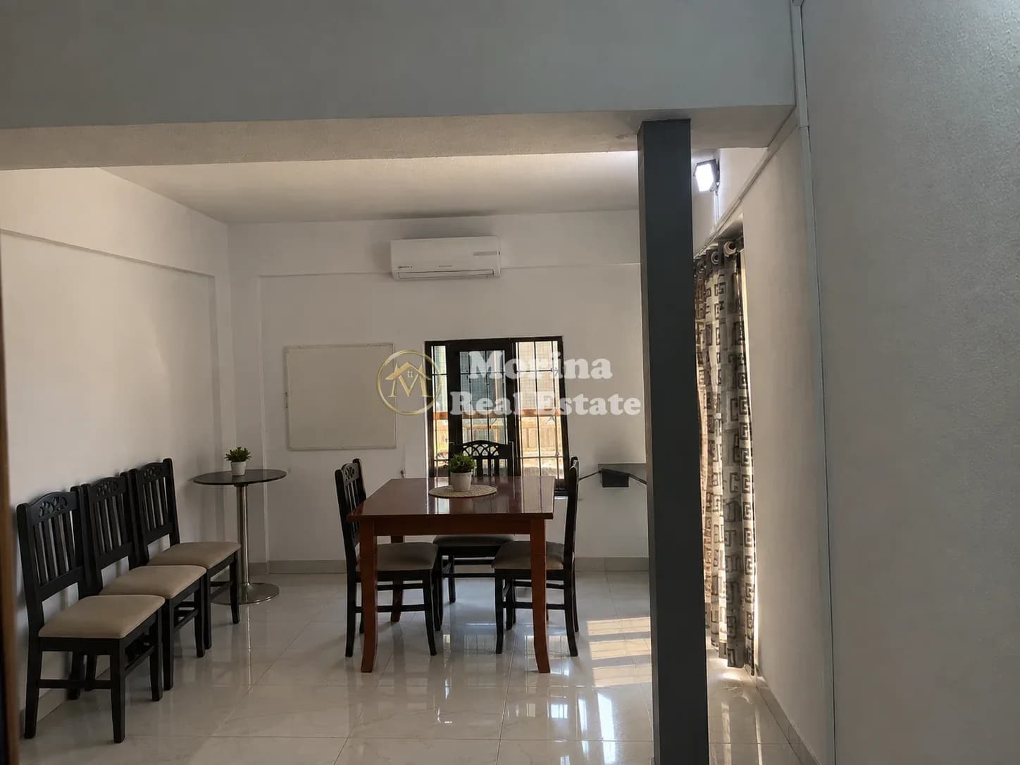 Qera | Ambjent Biznesi | Rruga Xhavid Gjata | 400 €/muaj
