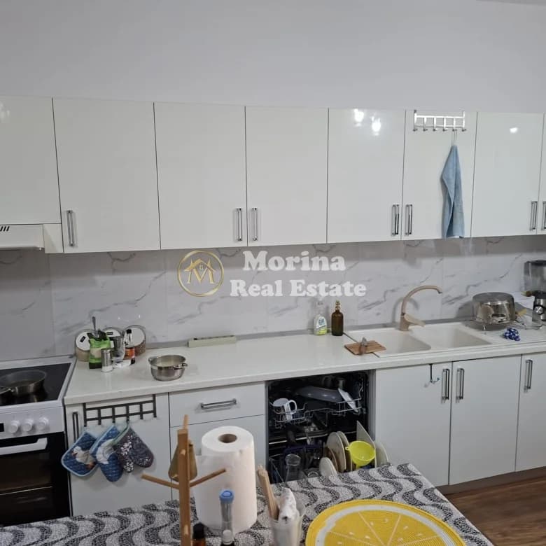 Qera | Vilë 6 + 1 | Selitë | 2200 €/muaj 2